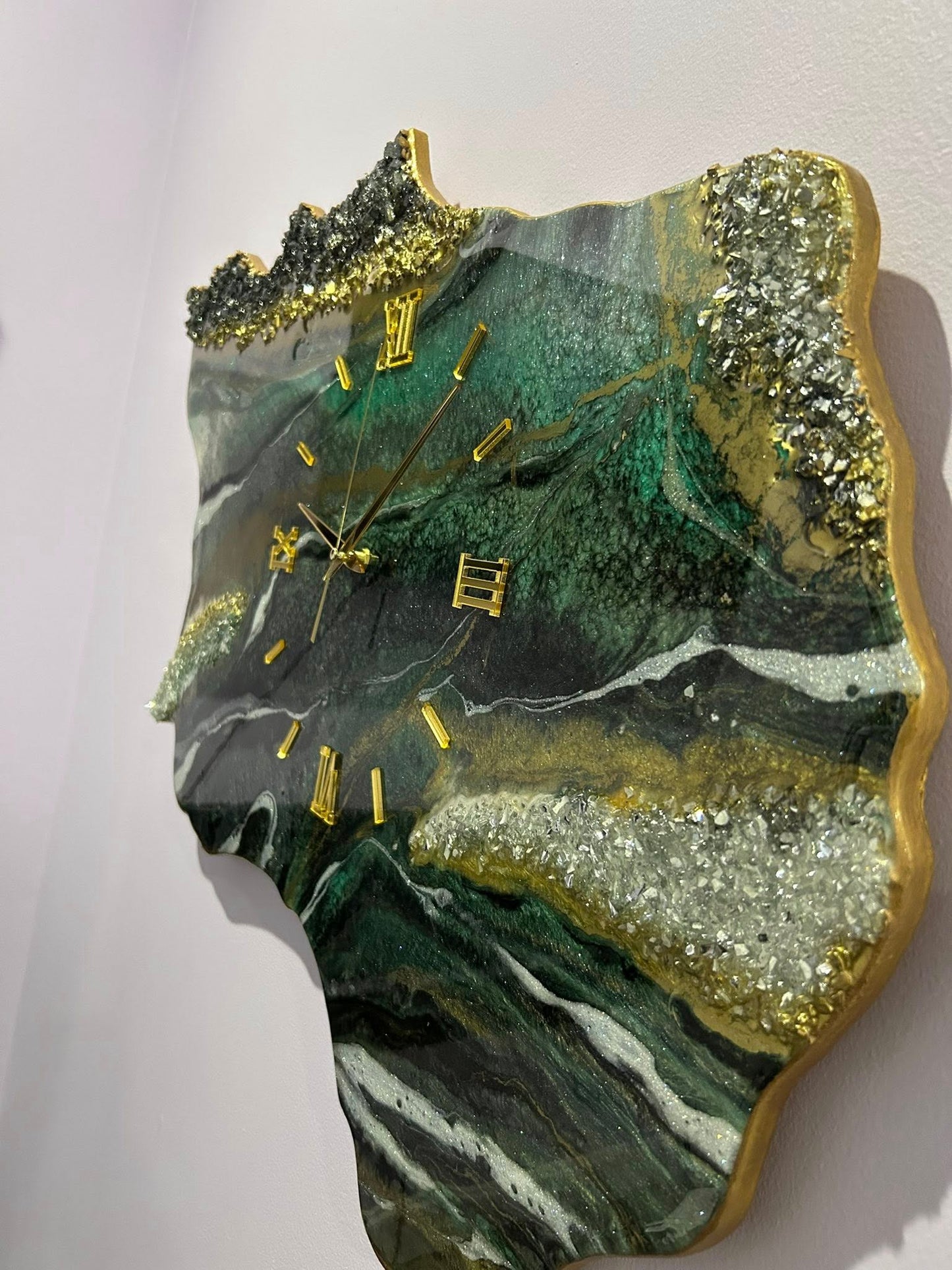 Clock in green and gold with crystals