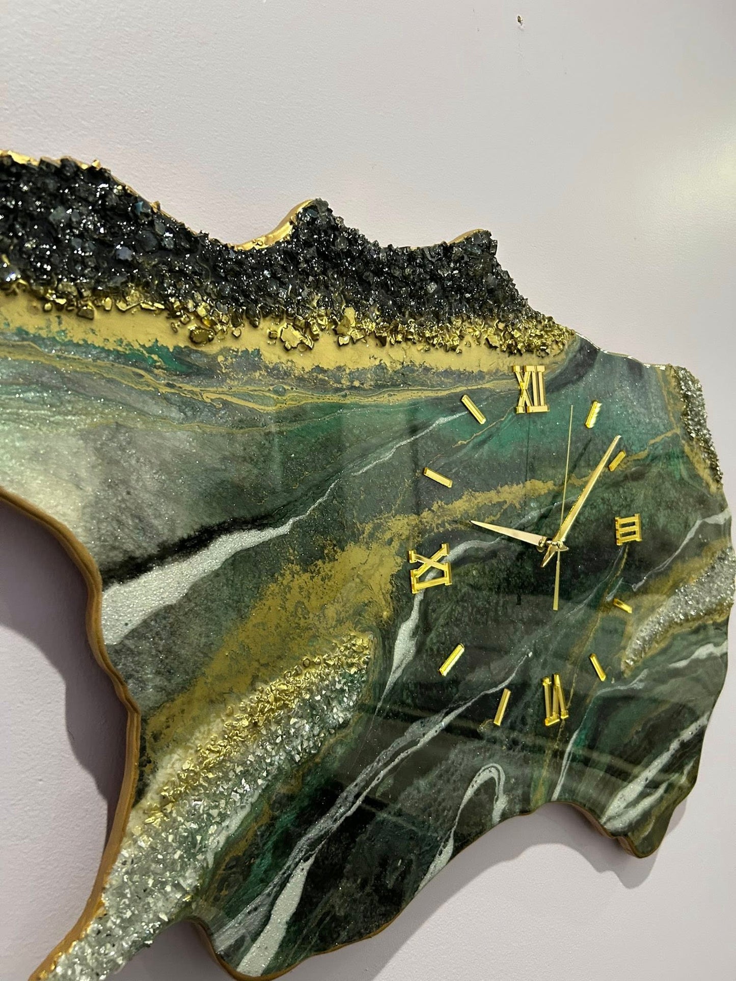 Clock in green and gold with crystals