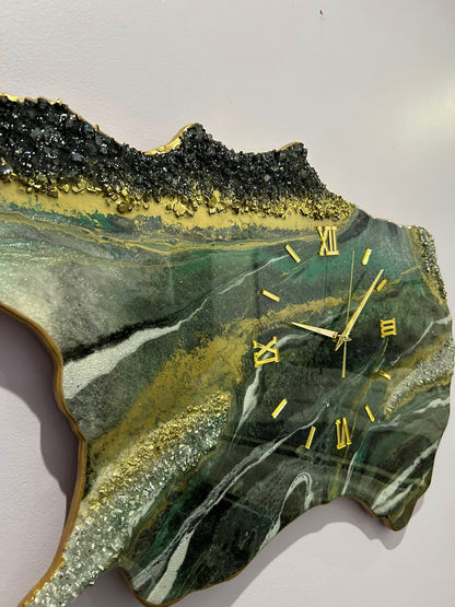 Clock in green and gold with crystals